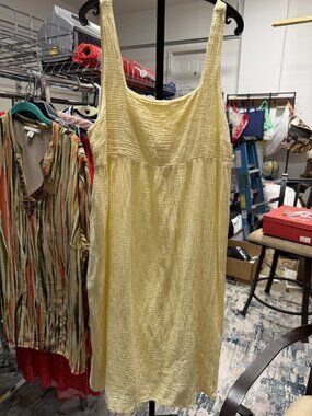 Stars Above Size Extra Large (XL) Textured Yellow Sleeveless Slip Dress